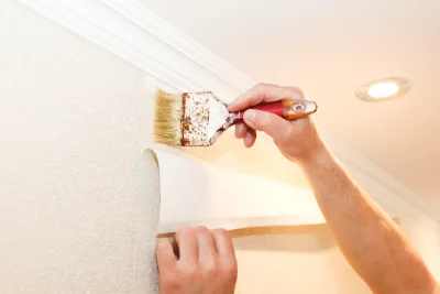 Pose de papier peint à Corny-Machéroménil — revêtements muraux et toiles de verre